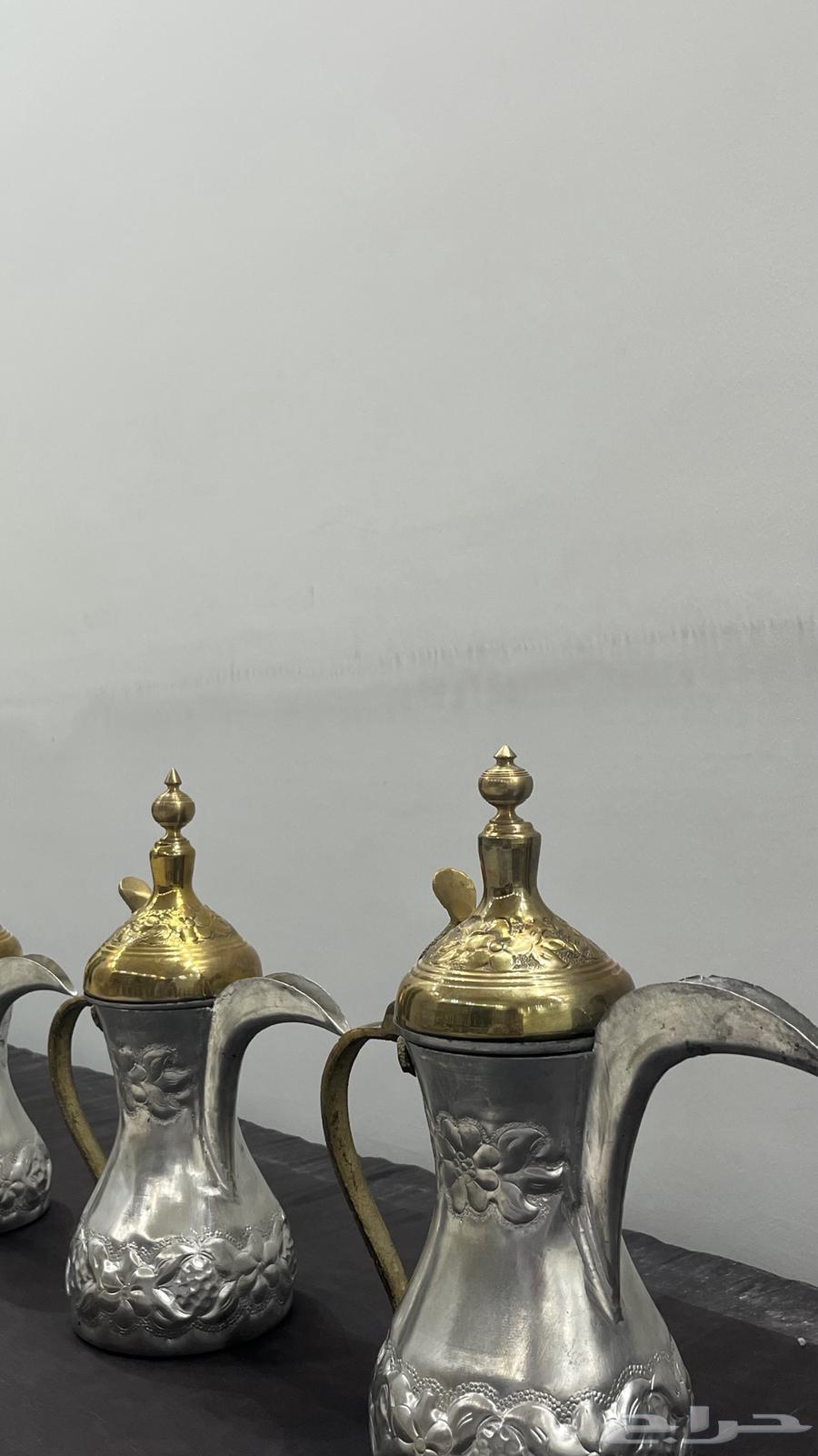 طقمين دلال رسلان فضي و ذهبي64626346959107111