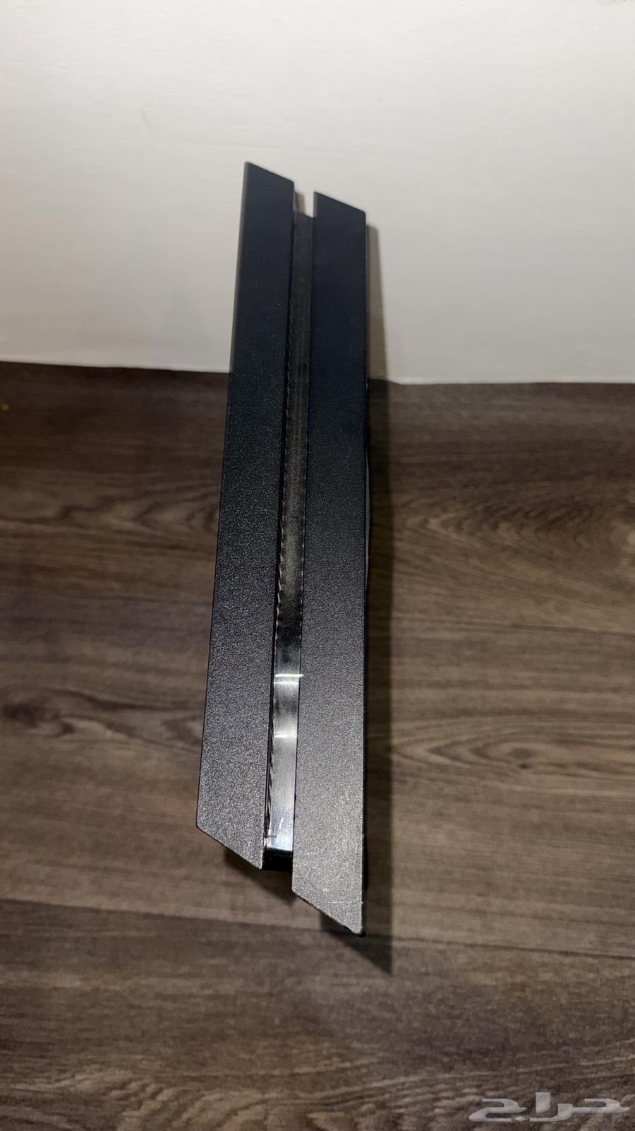 Sony 4 with controller and its cable64532184545027111