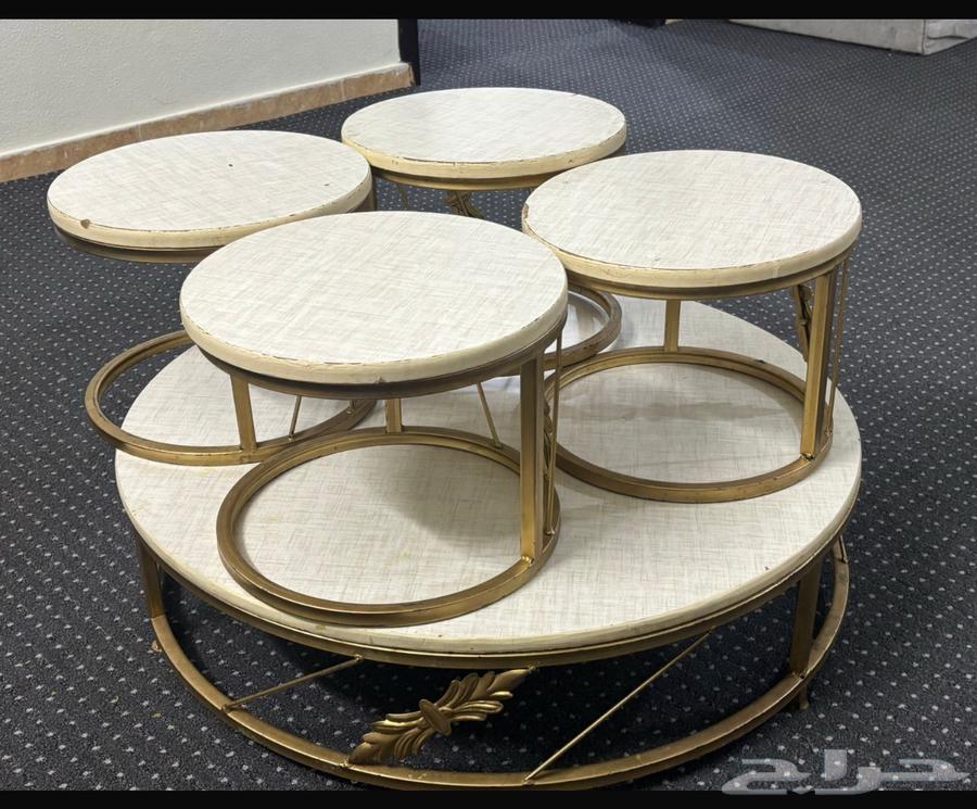 طاوله ارضية ب 200 ريال نظيفه جدا64636059935490110