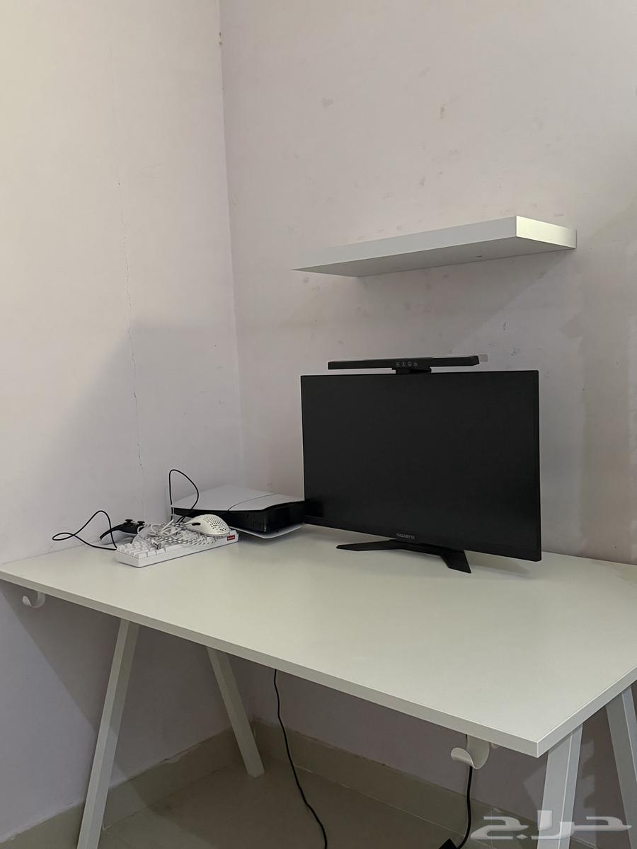 طاوله للكمبيوتر من ايكيا64547207852930110