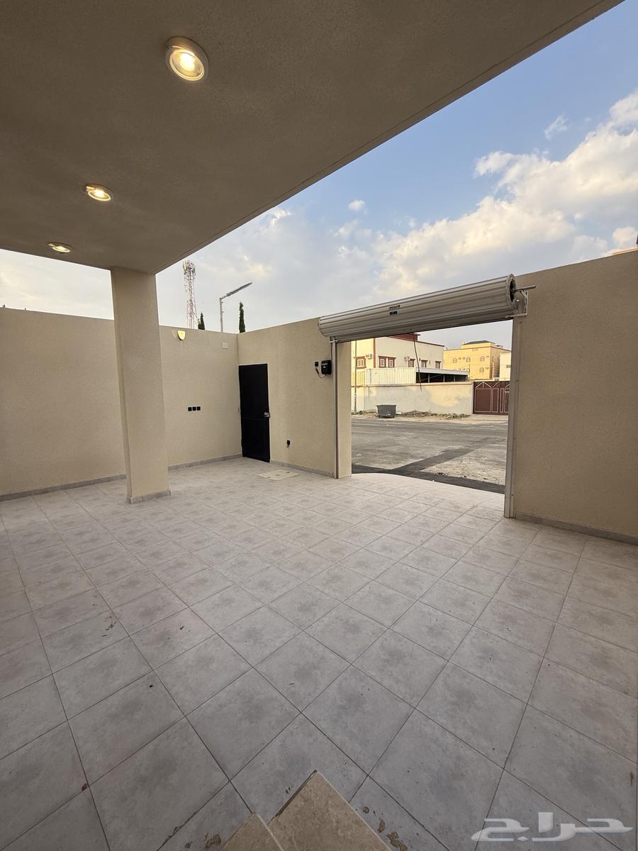 للبيع ارواف علويه وشقق ارضيه تشطيب فندقي ف احد رفيده64148025810947114