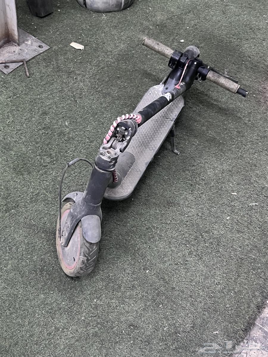 سكوتر كهربائي مستعمل64635628759554112