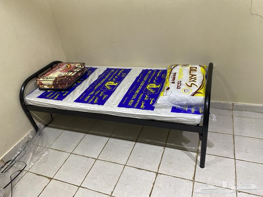 Single and double iron bunk beds, medical mattresses, blankets, pillows, iron wardrobe64413422865923112