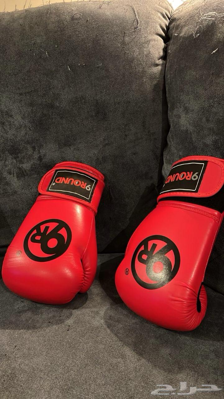 قفازات ملاكمة ومنفاخ هواء يدوي64501716796547110