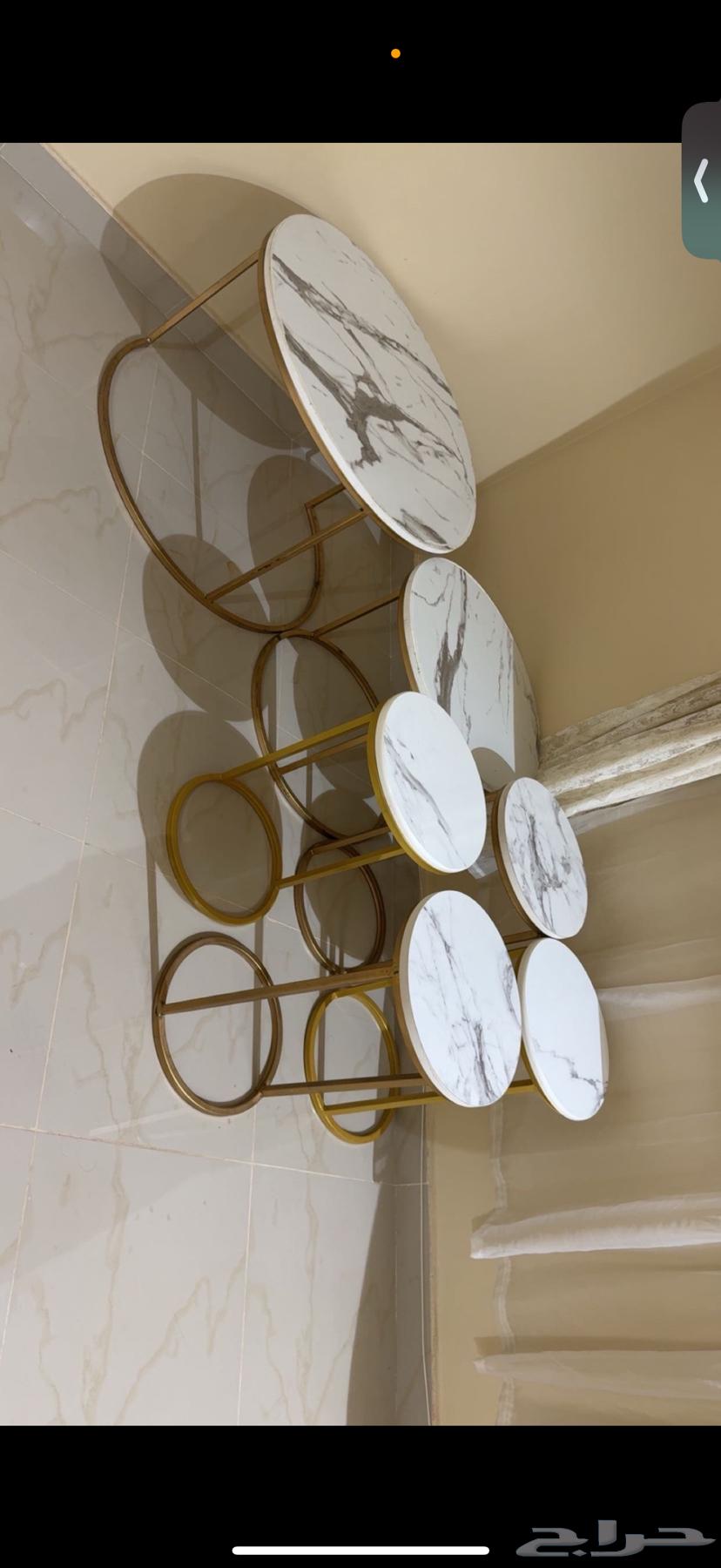 Sofas and Tables64627281531523110