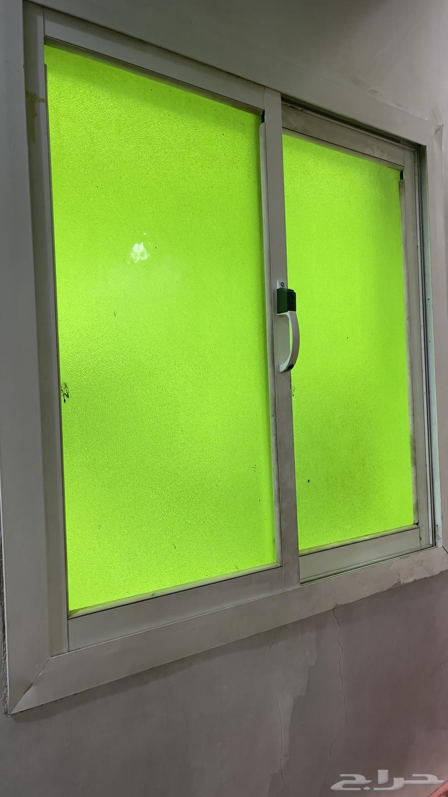 اربعة شبابيك مستعملة للبيع المستعجل64639555500803110