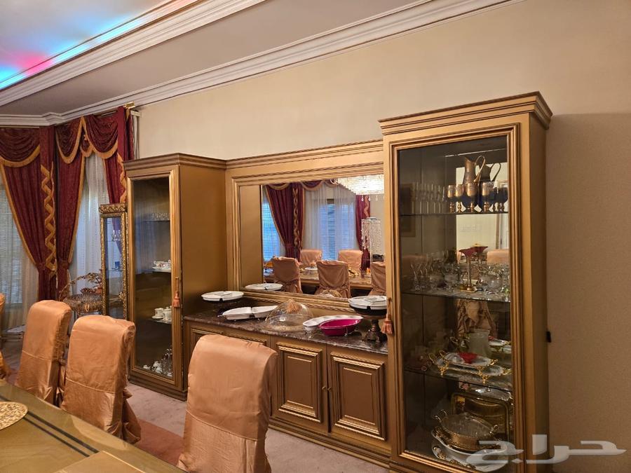 طاولة طعام فاخرة مع 12 كرسي بارين ودولاب64642538845698111