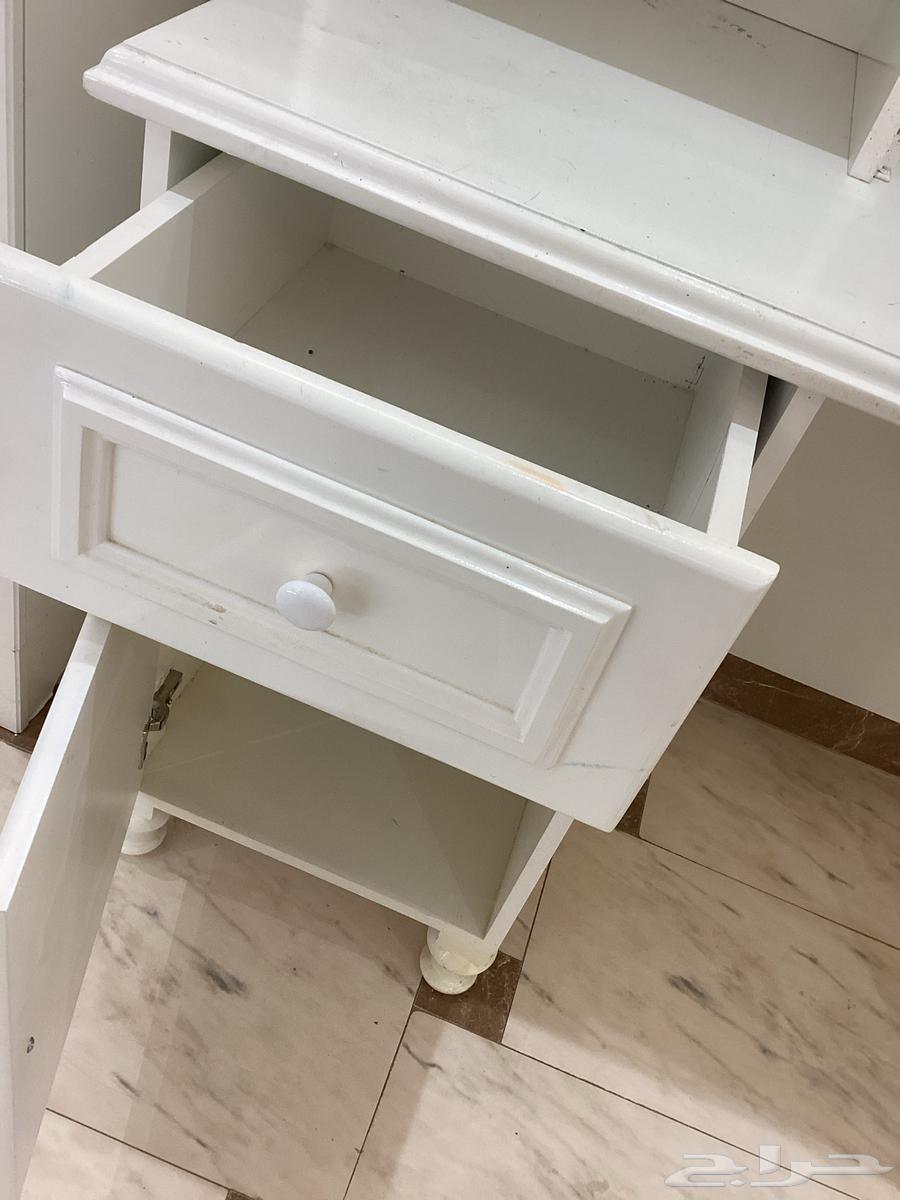White Desk with Shelves, Drawer, and Cabinet64608998409346112