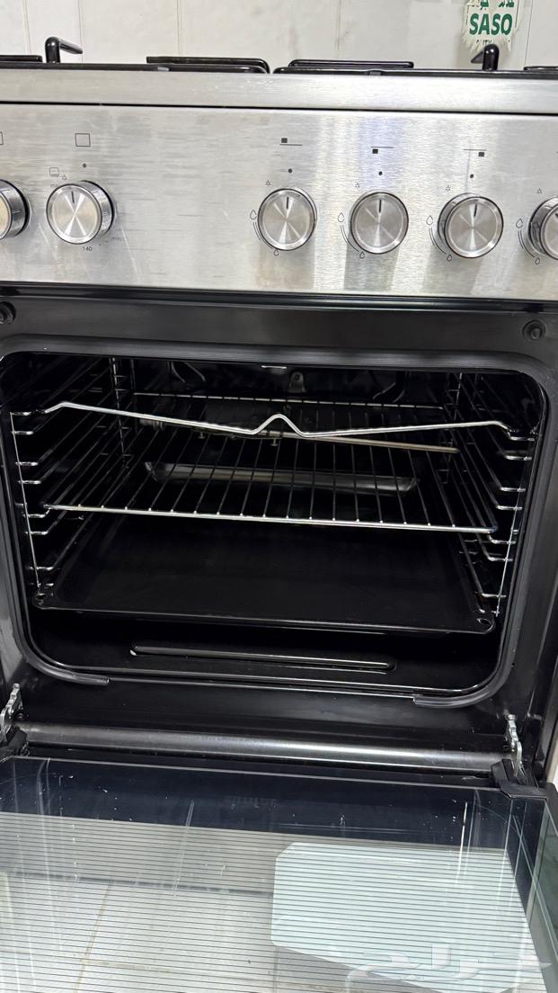 فرن ايطالي شبه جديد سعر شراء 4000 ريال ضمان اكسترا 3 سنوات64638645180930110