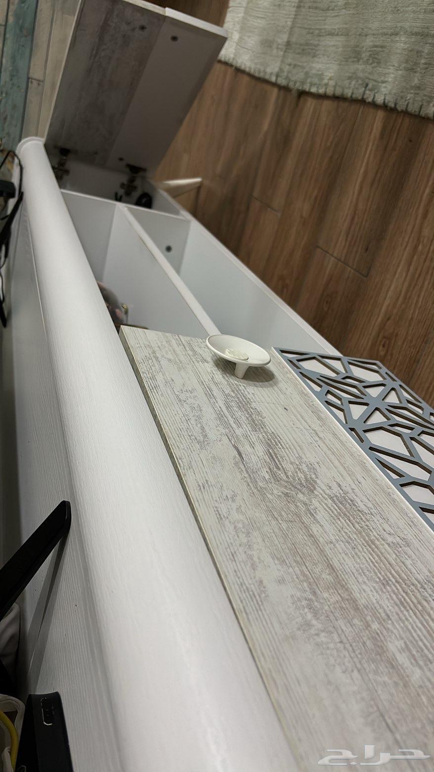 طاولة تلفزيون64643351353730111