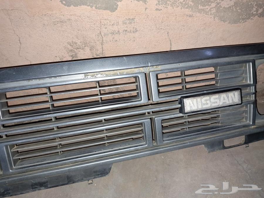 Original Datsun 89 grille with Nissan seal63616465363586114