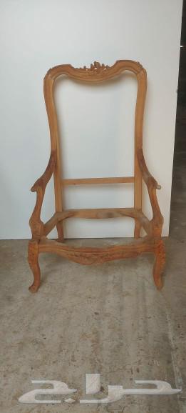 8 large-sized royal chairs, price per chair 150 SAR63299141687170113