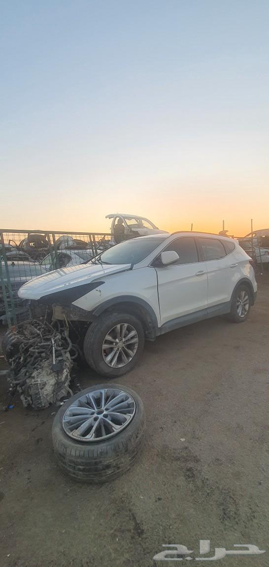 Hyundai Santa Fe 2017 spare parts dismantling63528347024002113