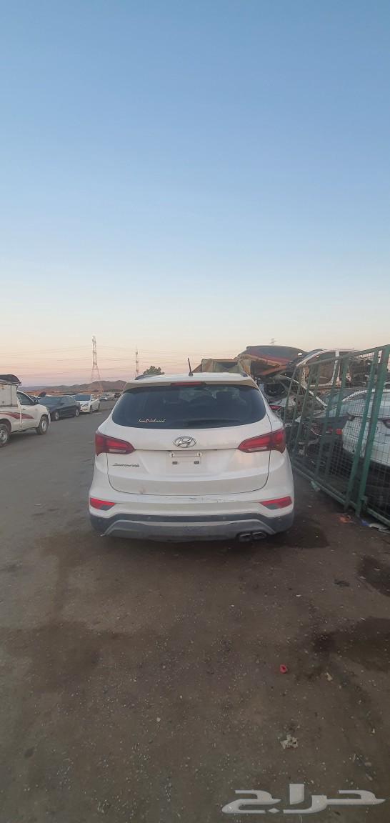 Hyundai Santa Fe 2017 spare parts dismantling63528347024002111