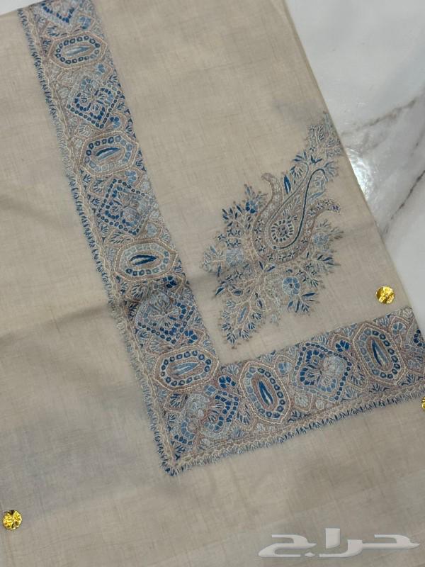 Enjoy warmth and elegance with a luxurious Super Pashmina cashmere shawl63309888913665111