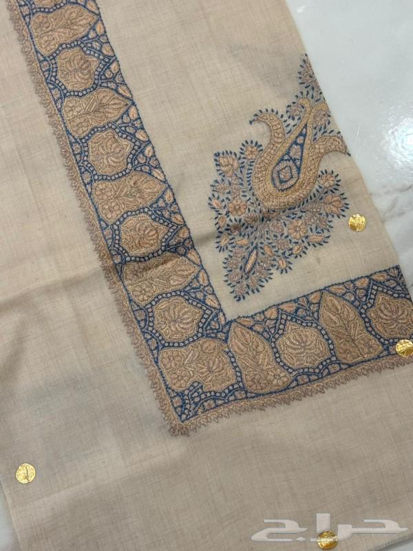 Enjoy warmth and elegance with a luxurious Super Pashmina cashmere shawl63309888913665112