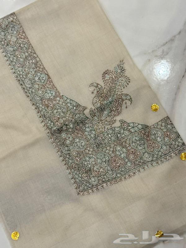 Enjoy warmth and elegance with a luxurious Super Pashmina cashmere shawl63309888913665113