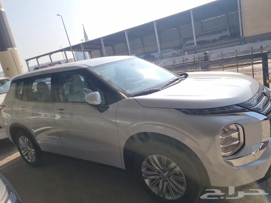 Mitsubishi Outlander 2.5L Standard Model 202463513711734914111