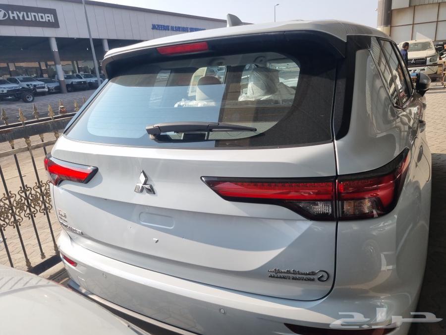 Mitsubishi Outlander 2.5L Standard Model 202463513711734914112