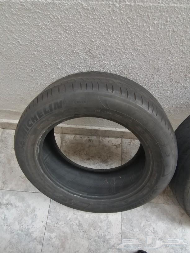Two 17-inch tires, one Chinese and one Michelin.63509898277250111