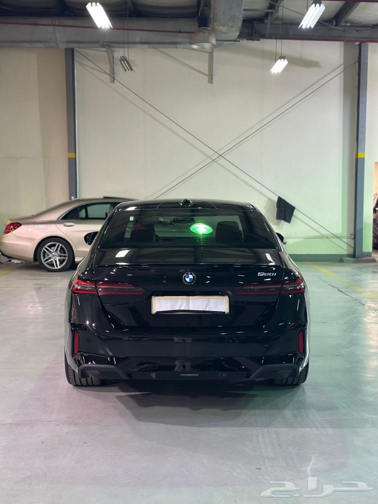 بي ام دبليو 520i 202463503054108161111