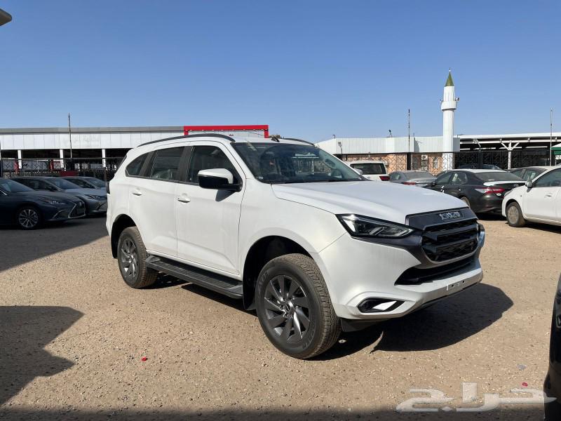 Arabian Sea Exhibition Isuzu MU-X Full Option 2024 Cash and Installments63507973313794111