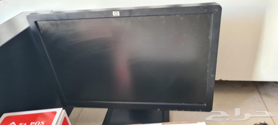 An all-in-one computer for studying or cashier use63280602629251112
