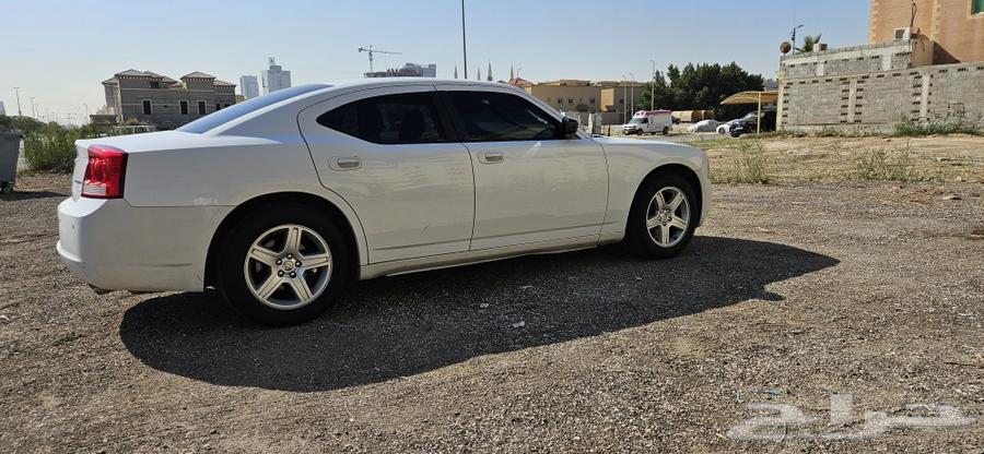 Dodge Charger 2010, white and clean, 6 cylinder63479257201154111