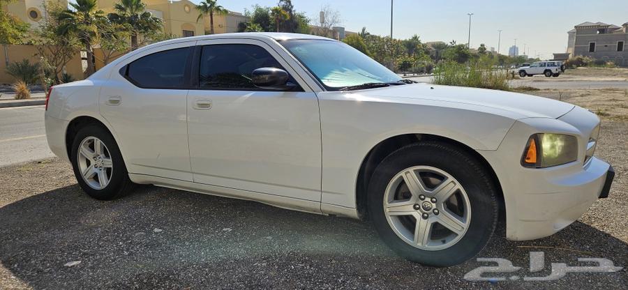 Dodge Charger 2010, white and clean, 6 cylinder63479257201154111