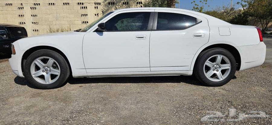 Dodge Charger 2010, white and clean, 6 cylinder63479257201154114