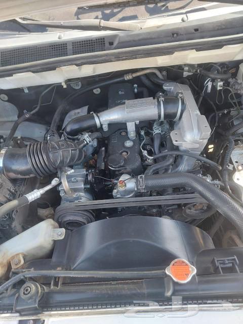 Isuzu diesel van with 2500 engine capacity63473737011073111