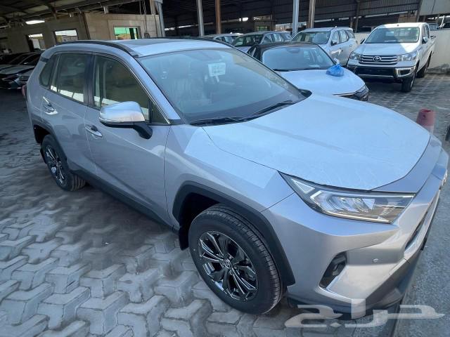 Toyota RAV4 2025 XLE Fuel Port White Silver Gray 120 Included63479565866881113