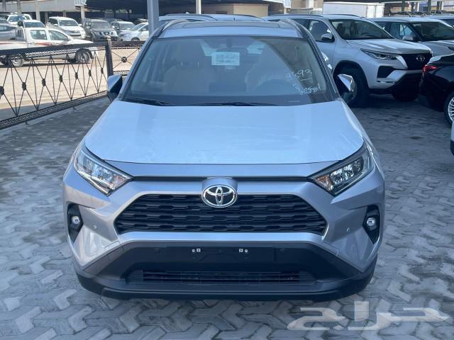 Toyota RAV4 2025 XLE Fuel Port White Silver Gray 120 Included63479565866881112