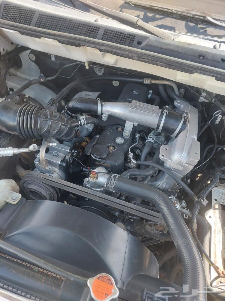 Isuzu diesel van with 2500 engine capacity634737370110731119