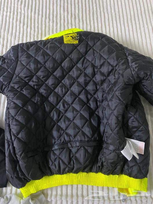 A safety jacket for cold protection and safety shoes, all new and cheap63273807620865113