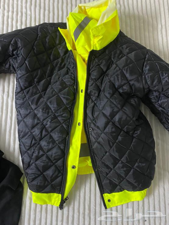 A safety jacket for cold protection and safety shoes, all new and cheap63273807620865112