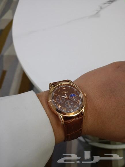A luxurious classic watch632720380833311117