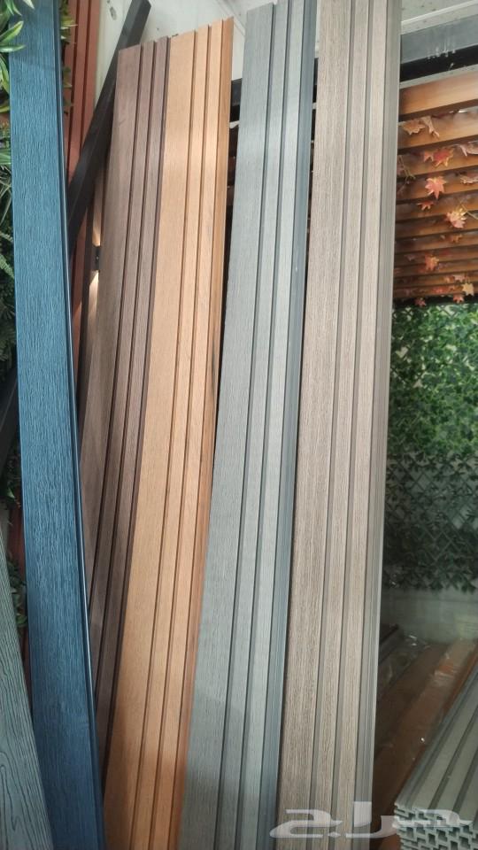 External wooden carvings are an alternative to wood for exterior cladding.63007383217154112