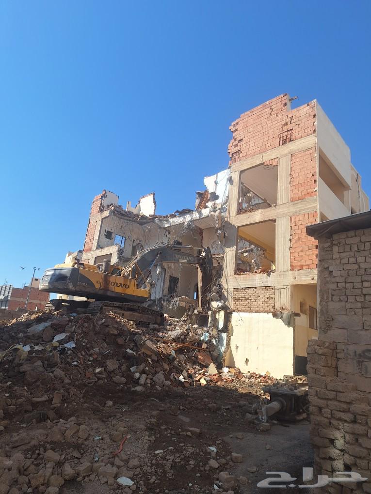 Building demolition contractor and rental of large 460 backhoe in the city630075767927071125