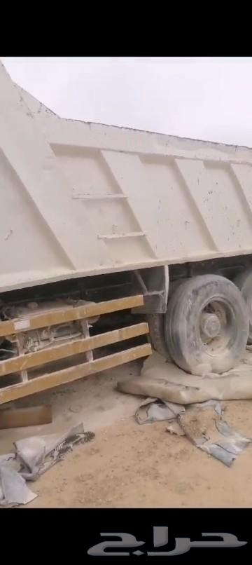 For sale, a six-wheel dump truck with a new registration, but the chassis is broken at the front side.63421416314882113