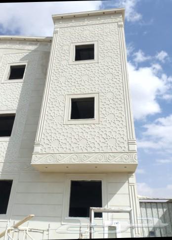 Why colorful exterior decorations are an alternative to stone63027066439937112