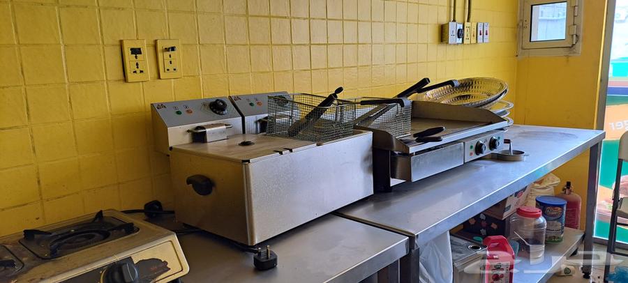 A golden opportunity to own a ready-to-operate buffet63258879858050114