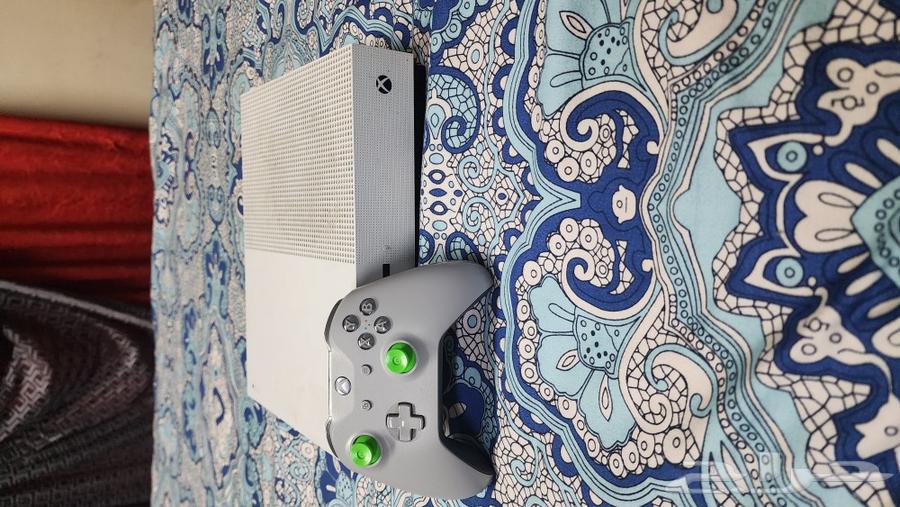 Xbox One s 1tb Disc version63255214047617114