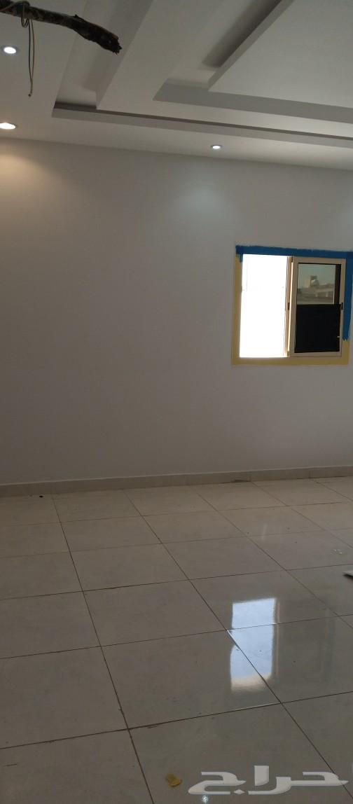 I am a Pakistani paint decorator master63024007417089112