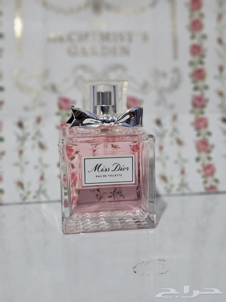 Ben Hail for original perfumes and makeup at an imaginary price63316598331905111