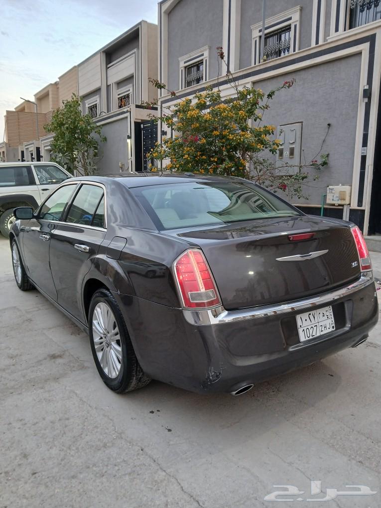 Chrysler 2013 C300 for exchange with a motorcycle63617081654403111