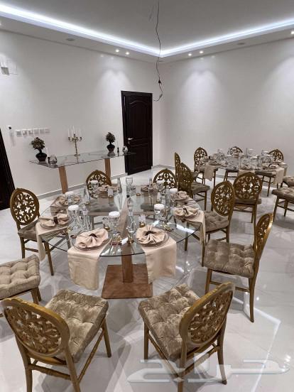 Renting and arranging dining tables63306698007681111