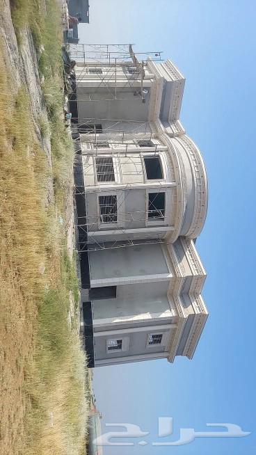 Natural stone decorations for exterior facades630257652360971121