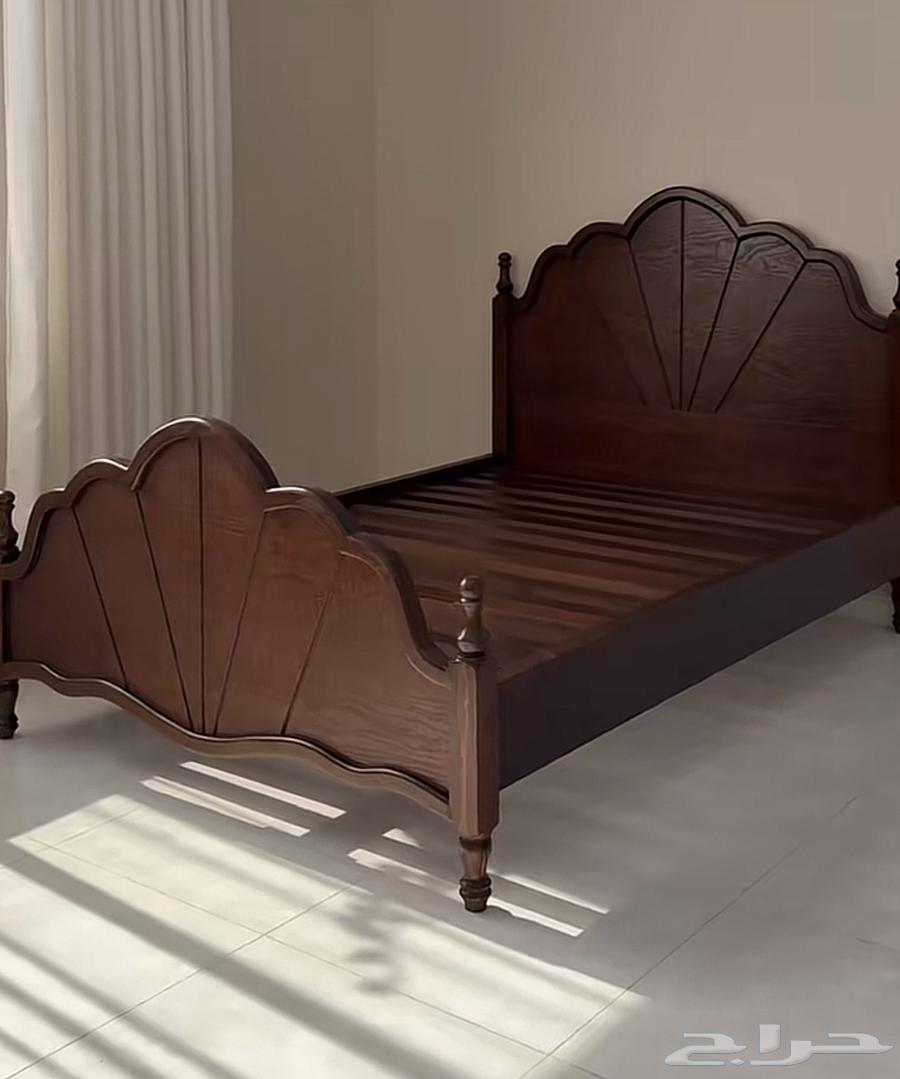 My skilled carpenter can make me the same thing64165606083970110