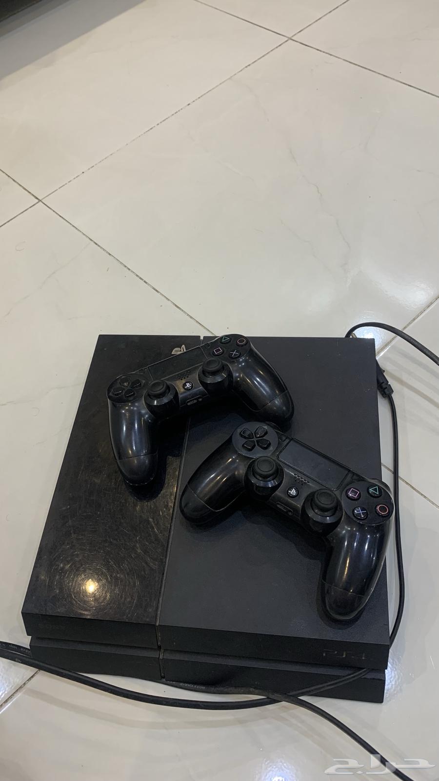 بلاستيشن فور نضيف جديد مع سلك تشغيل مع يدين64501451224065112